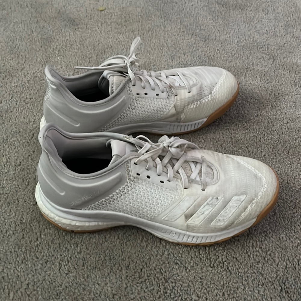 Indoor sports court shoes